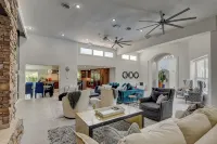 Family Friendly 5 Bed 5 Bath 6000 SF Ranch With Pool - Jacuzzi