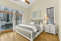 Spacious and Updated Home in Wintergreen - piscine