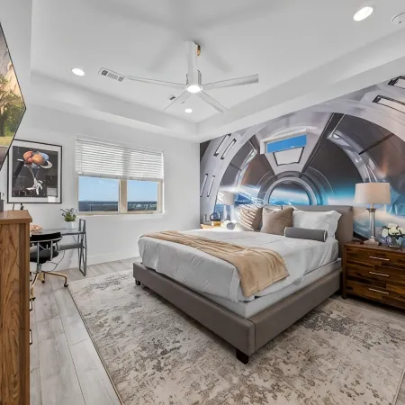 *Basketball,Pickleball, Hot Tub & Space Vibes. Aliens Await!
