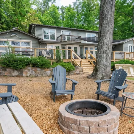 Lakefront Seclusion! - UPDATED! Dock, Hot tub, fire pit, pet friendly with fee,