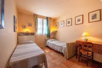 Saint-Tropez, Place des Lices - Homestays