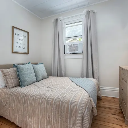 A block from the beach! Sleeps 20! Hot Tub, Game Room!