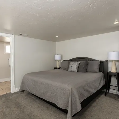 Westside Cottage │Fenced Yards │Hot Tub │One Block to Galveston │Guest Favorite