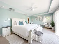 Beauty for Ashes Retreat -Luxury Waterfront 2700 SQ FT; Buckroe Beach; Sleeps 10