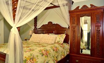 Heart of Manitou Springs. Award-winning. Luxurious. Rent all three apartments.