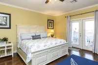 Coastal Class Waterfront - "Your Home Away from Home" - 4 stjerner