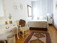 Beautiful, Cosy, Great Apartment Downtown, Near Beach.  Ask for Parking. - Jacuzzi