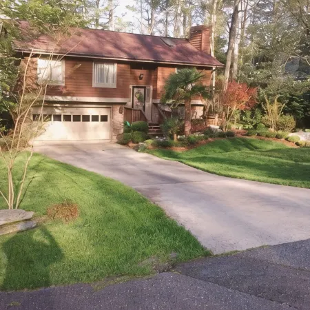 Beautiful 4Br/2BA Minutes to Asheville Airport/Agriculture Center/Sierra Nevada