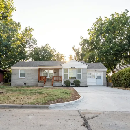 Spacious 4Br/2BA Home - Closest Stay to OU Stadium & Campus