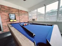 5 Bedroom Expansive Haven with Hot tub, Pool Table, Arcade & Outside Playset - 4-Star