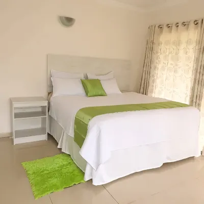 Tingompela Guest House Hotels near Nesbitt Castle