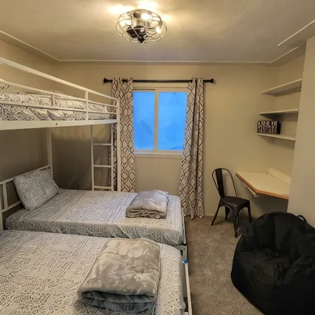 Updated Higgins Cottage w/ AC - Walking Distance to Higgins & Boat Parking