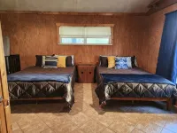 Cozy cottage on 8 acres near state park and atv trails. Pet Friendly! - Wi-Fi