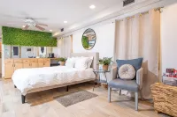 Stay in comfort and style! Encore Private Suite + Free parking! Close to Boston! - 3-Star