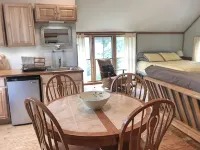 Sunny studio apartment close to downtown - 4-Star