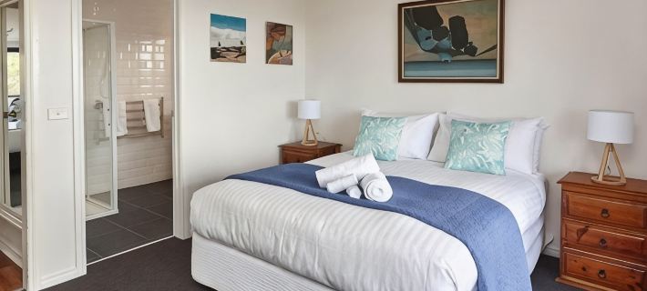 DOLPHIN LOOKOUT COTTAGE Overlooking Binalong Bay Hotels in Binalong Bay
