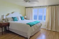 Luxury Lakefront Retreat: Panoramic Views, Game Room, Fire Pit Swings & More - 3-Sterne