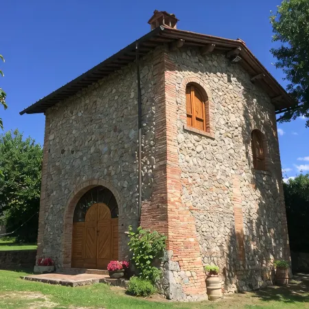 Independent house in the hills of the Sienese countryside