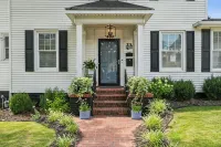 Elegant Colonial, Heart of Downtown - Homestays