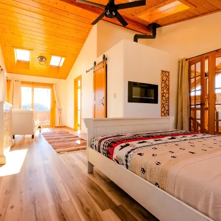 Fully Remodeled Cabin with breathtaking views