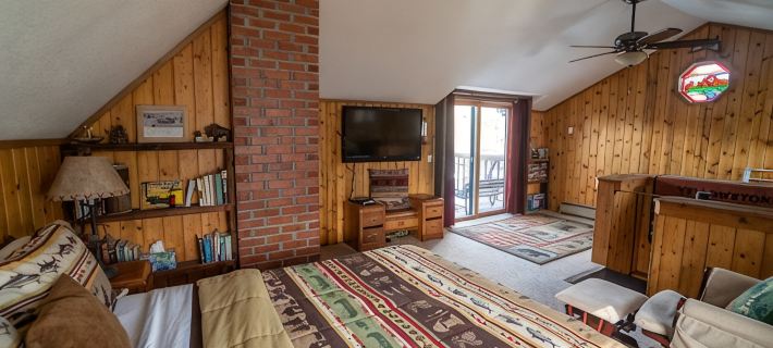 Cozy and Quiet Apt Style Cabin on the Yellowstone River Hotels in Gardiner