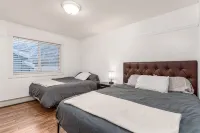 Sauna - Heated Garage - Great Location - Mountain Views - Quiet Neighborhood - homestay