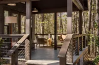 Enjoy the lake & mountain retreat at The Water & Woods Tiny Home - Wi-Fi