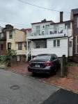 Walk to the Naval Academy and Historic Annapolis.  Private Parking at the Home. - balcony