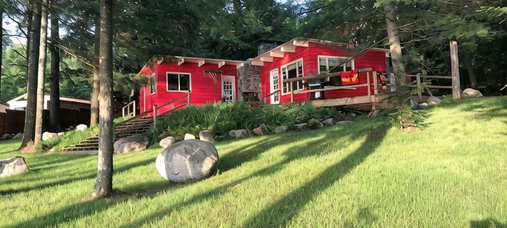 直面水岸隱祕死胡同街道原始森林景觀木屋 克林頓縣酒店