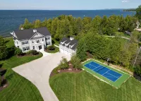 Door County Waterfront Home with Private Beach - Boutique