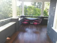 Craftsman Duplex in Old Town Issaquah - Free Wi-Fi - Wifi