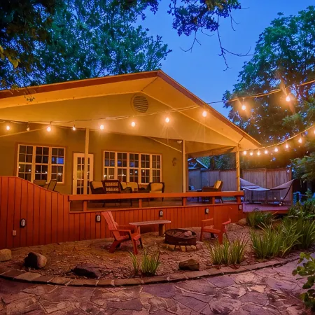Guadalupe River Retreat with Kayaks, Ping Pong & Foosball!