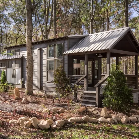 Enjoy the lake & mountain retreat at The Water & Woods Tiny Home