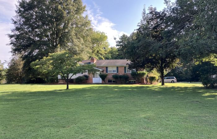 Pine Grove Apartment: Visit Monticello, wineries, UVA