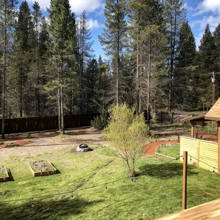 Cascade Getaway, Hot Tub, Fenced Acre, Pet Friendly