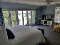 Sycamore Cove - Serene Getaway on the Lake for Your Group! - 4-Star