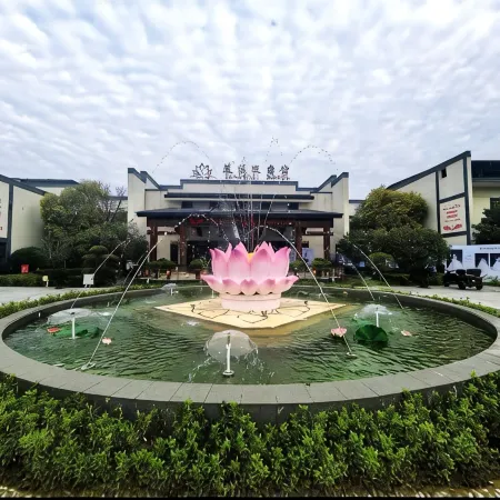 Lianhua Hotel