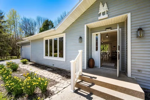 Peaceful cul-de-sac and Walking Distance to Sister Bay - 4-Star