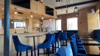 The Royal Crest Hotel & Bar by OYO - 3-Star