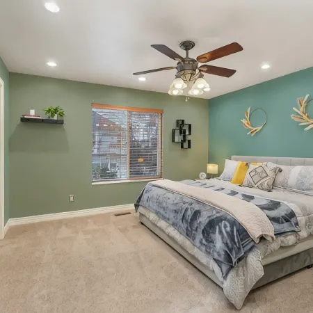 Spacious 5BR Retreat with Game Room, PS5 & Garage