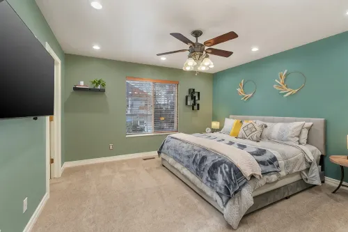 Spacious 5BR Retreat with Game Room, PS5 & Garage - Badekar
