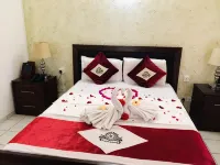 Asian Grand Hotel - สระว่ายน้ำบนดาดฟ้า
