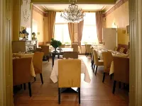 Hotel Botticelli Hotels near Derlon