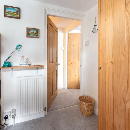 Tranquil Fisherman's Cottage a Minute From The Beach with free reserved parking Hotels in Looe
