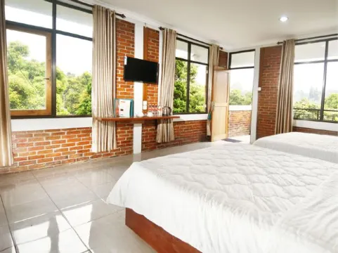 Puri Saras Family Garden Hotel Syariah