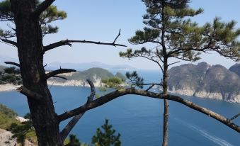 Tomonoya Ryokan Geoje