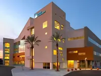 Studio Inn & Suites at Promenade Downey Hotel di Downey