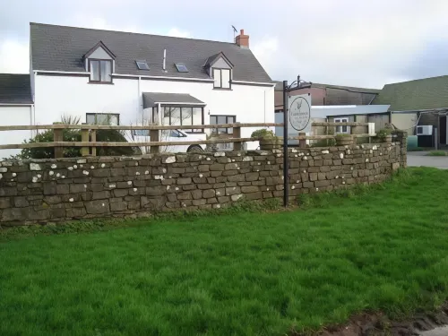 The Farmhouse Lochmeyler Hotels in Brawdy