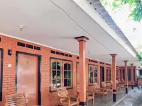 OKA Homestay Mitra RedDoorz Hotels in Cilinaya