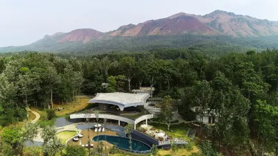 Java Rain Resort Отели рядом с достопримечательностью «Хебб Уотерфолс»